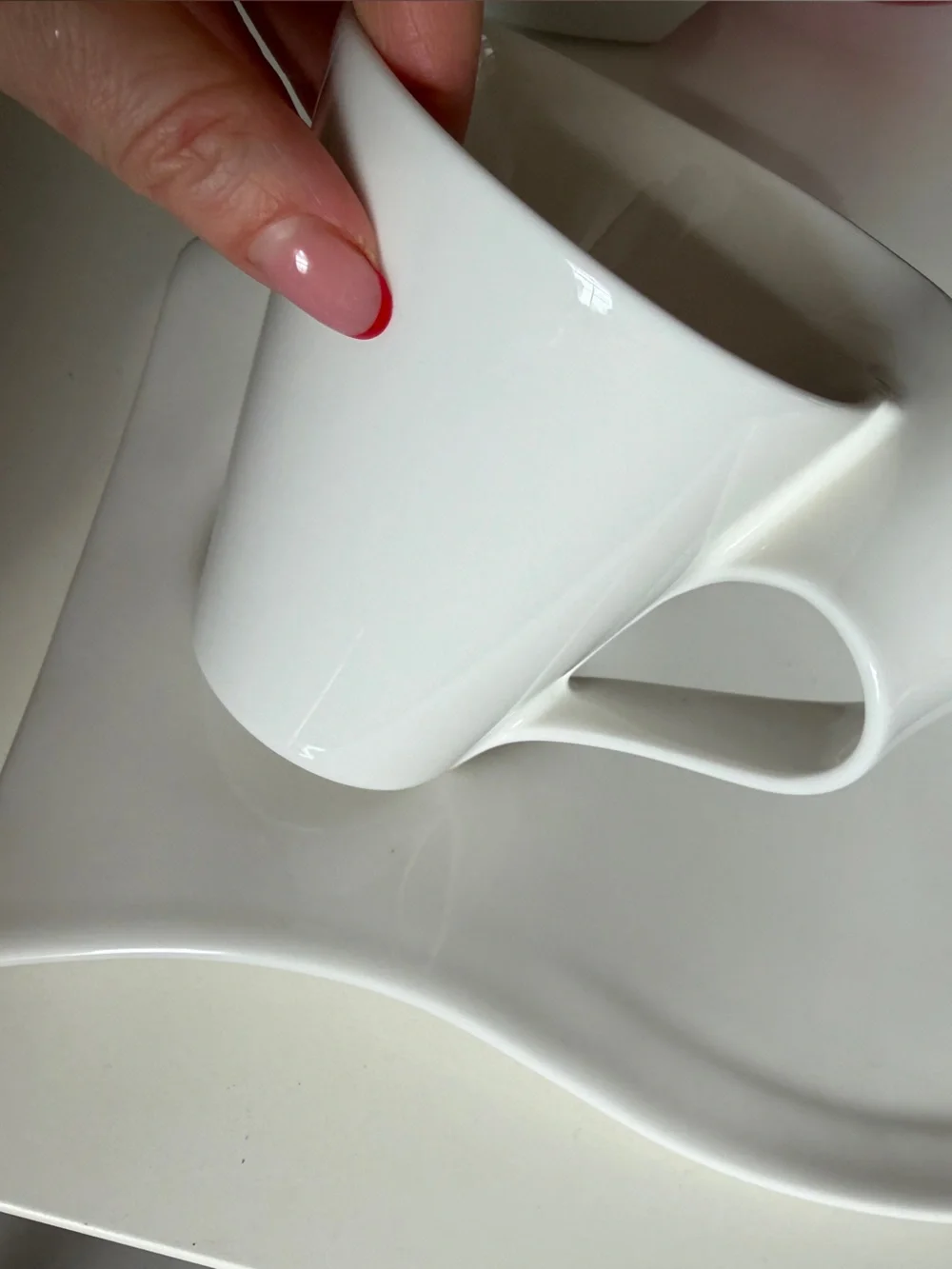 New Set of 12 Villeroy and Boch Large New Wave White Porcelain Mug with Saucer